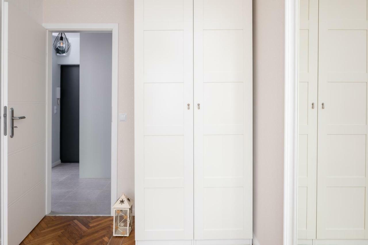 Rent Like Bonifraterska 10b Apartament